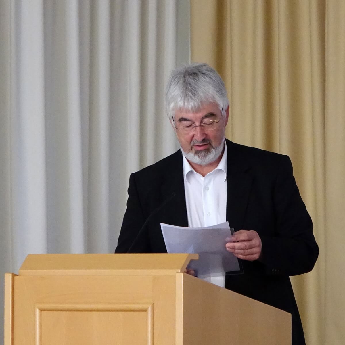Siegfried Adlberger (Orgelreferat der Diözese Linz) beim Symposium zu „50 Jahre Linzer Rudigierorgel“