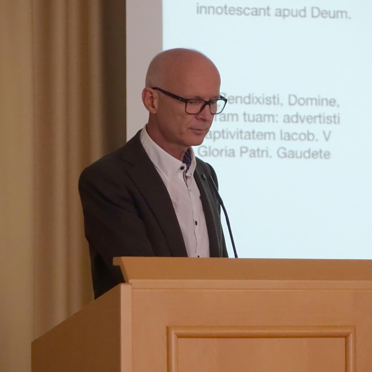 Christoph Freilinger (Österreichisches Liturgisches Institut) beim Symposium zu „50 Jahre Linzer Rudigierorgel“