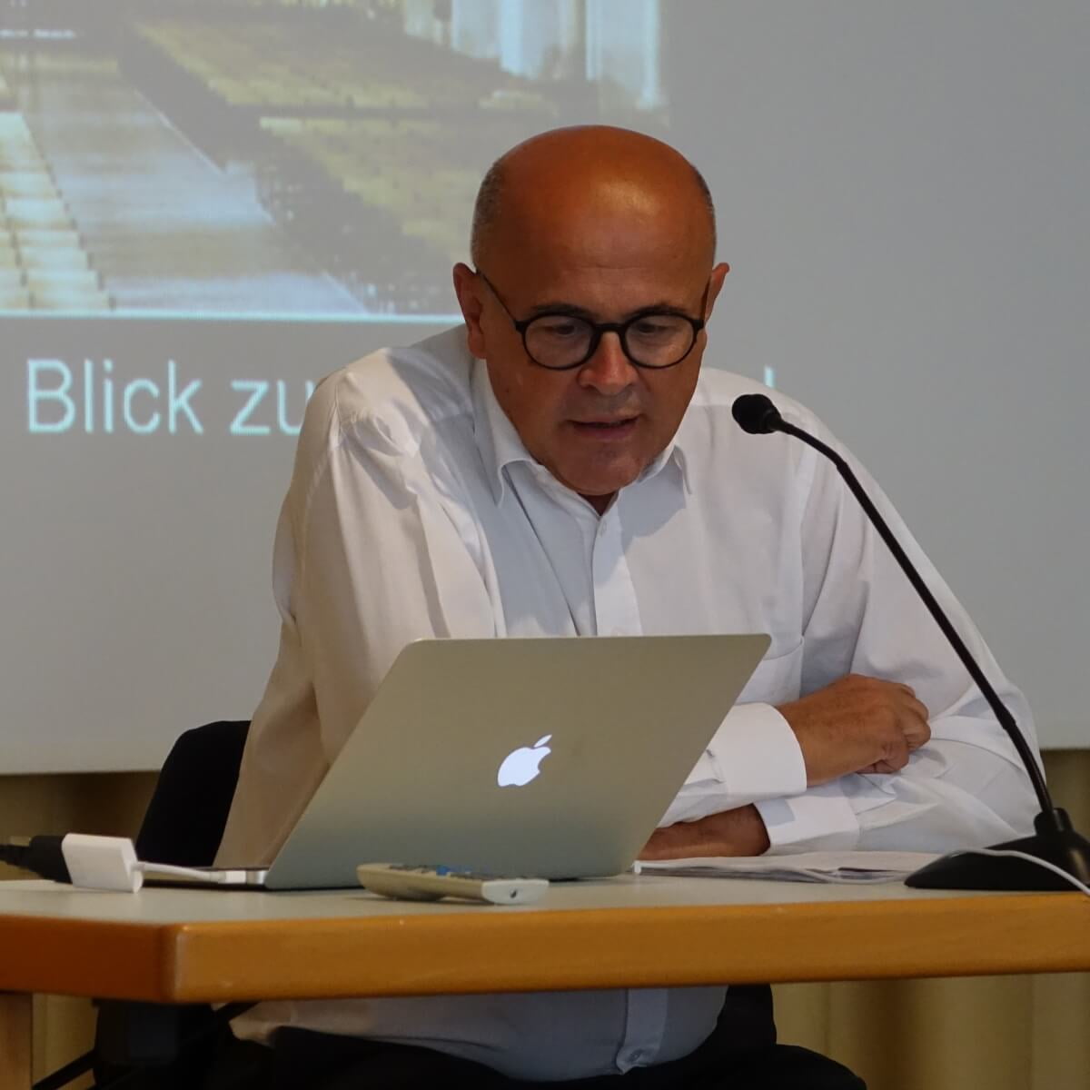 Gottfried Allmer beim Symposium zu „50 Jahre Linzer Rudigierorgel“