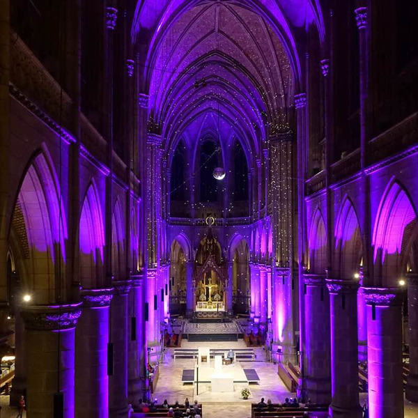 Lichterspiel im Mariendom Linz bei der Langen Nacht der Kirchen 2019