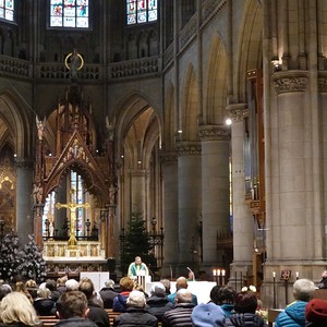 Domkurat Josef Keplinger mit Feiergemeinde