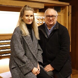 Mezzosopranistin Gerda Lischka und Domorganist Wolfgang Kreuzhuber an der Rudigierorgel