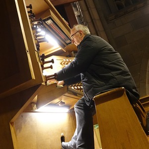 Domorganist Wolfgang Kreuzhuber an der Rudigierorgel