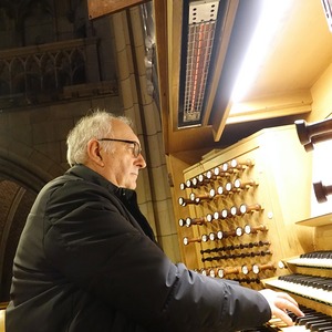 Domorganist Wolfgang Kreuzhuber an der Rudigierorgel