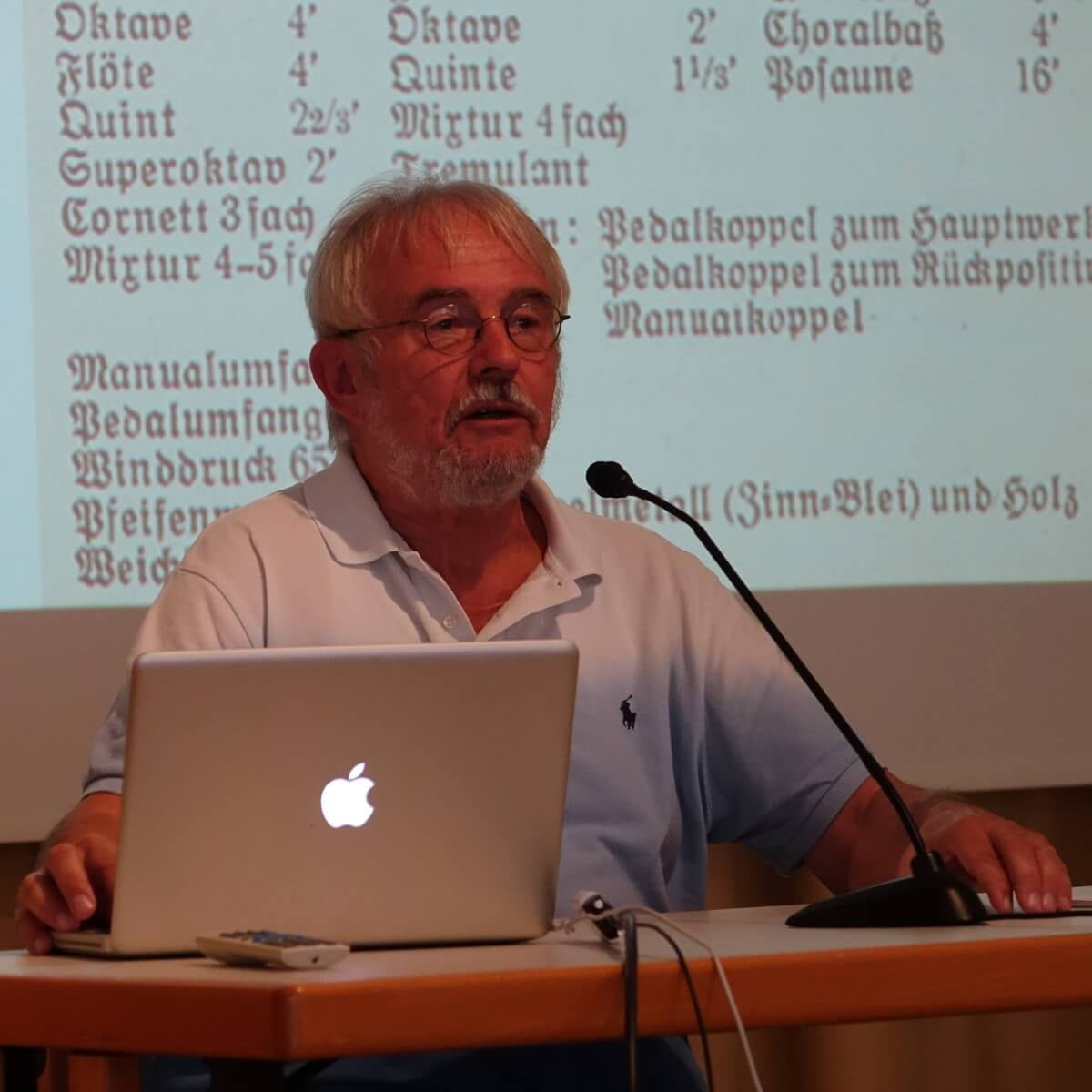 Peter Planyavsky (Österreichisches Orgelforum) beim Symposium zu „50 Jahre Linzer Rudigierorgel“
