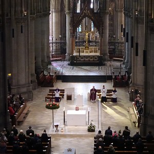 Altarraum im Mariendom Linz