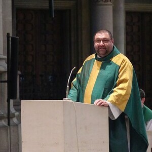 Domkurat Josef Keplinger bei der Predigt