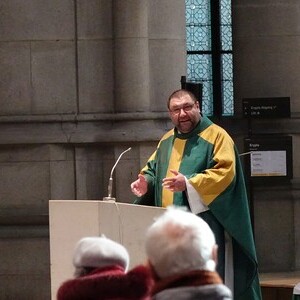 Domkurat Josef Keplinger bei der Predigt