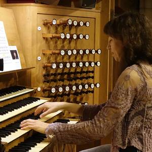 Maria Helfgott an der Rudigierorgel