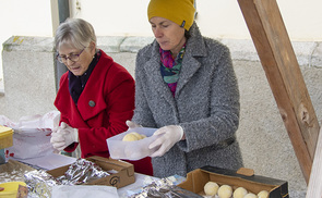 Knödelsonntag in der Pfarre Schönering