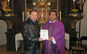 Ein Kochbuch der Gaumenvielfalt aus drei Nationen unterstützt die notwendige Kirchturmsanierung der Pfarre St. Martin im Innkreis.