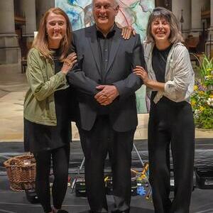 Domorganist Wolfgang Kreuzhuber mit Edith „Eche“ Wregg und Shirin Farshbaf