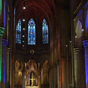 Buntes FARBENSPIEL im Mariendom Linz