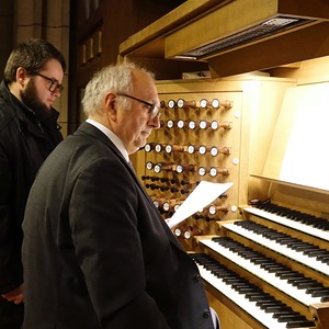 Domorganist Wolfgang Kreuzhuber mit Registrant Florian Zethofer an der Rudigierorgel