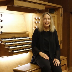 Elisabeth Zawadke an der Rudigierorgel