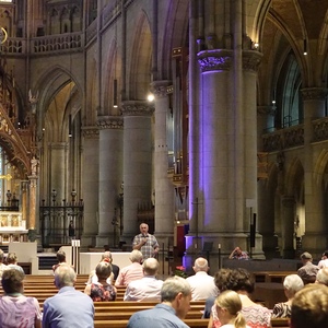 Domorganist Wolfgang Kreuzhuber bei der Begrüßung