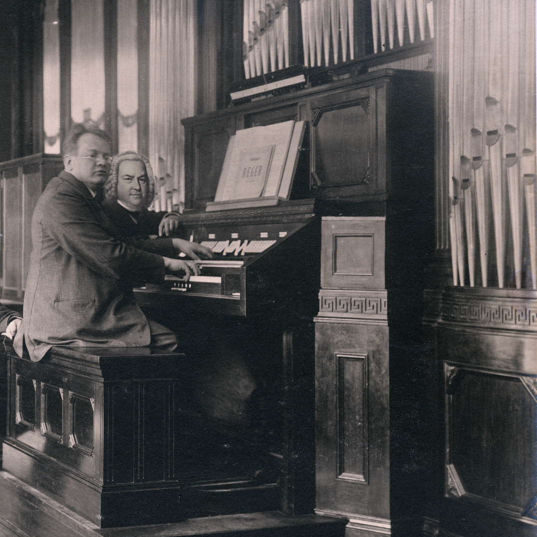 Max Reger mit Johann Sebastian Bach an der Welte-Orgel