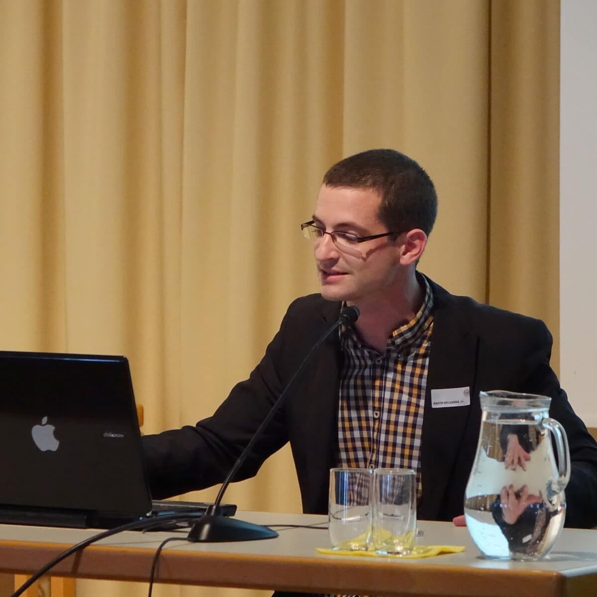Martin Riccabona beim Symposium zu „50 Jahre Linzer Rudigierorgel“