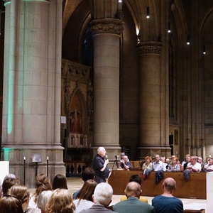 Domorganist Wolfgang Kreuzhuber bei der Begrüßung