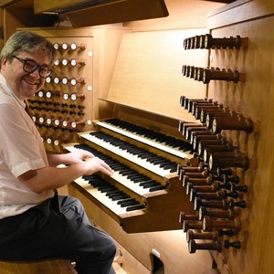 Andreas Etlinger an der Rudigierorgel