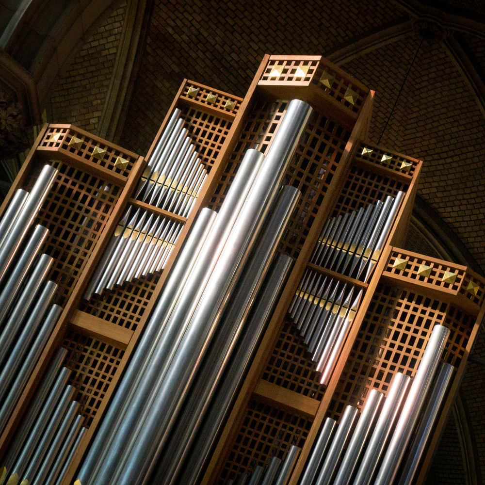 Chororgel (Pflüger, 1989, 26/II/P) im Mariendom Linz