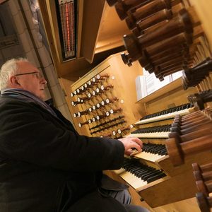 Domorganist Wolfgang Kreuzhuber an der Rudigierorgel