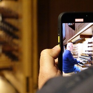 Weiterbildung für Domführer:innen an der Rudigierorgel mit Domorganist Wolfgang Kreuzhuber / © Dommusikverein Linz/Stefanie Petelin Weiterbildung für Domführer:innen an der Rudigierorgel mit Domorganist Wolfgang Kreuzhuber