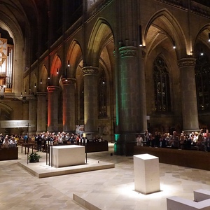 Standing Ovations für die Mitwirkenden des HARFONISCHen RAUMKLANGs