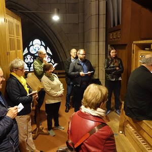 Weiterbildung für Domführer:innen an der Rudigierorgel mit Domorganist Wolfgang Kreuzhuber / © Dommusikverein Linz/Stefanie Petelin Weiterbildung für Domführer:innen an der Rudigierorgel mit Domorganist Wolfgang Kreuzhuber