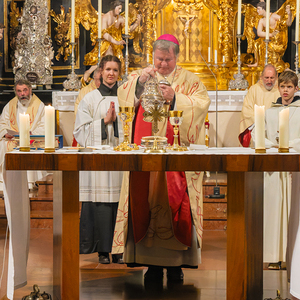 Abschlussgottesdienst im Stift Schlierbach / Foto Haijes Die Visitation im Dekanat Windischgarsten wurde mit einem festlichen Gottesdienst abgeschlossen.