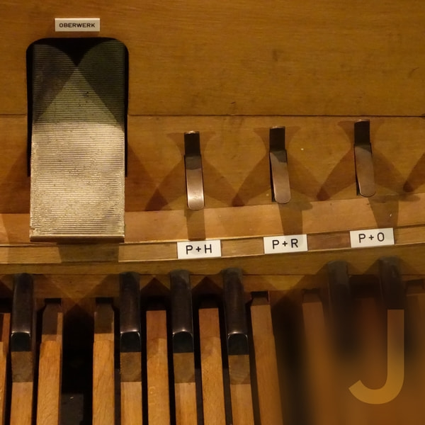 Jalousieschwellertritt, Koppeln und Pedal der Rudigierorgel im Mariendom Linz (Foto: Stefanie Petelin)