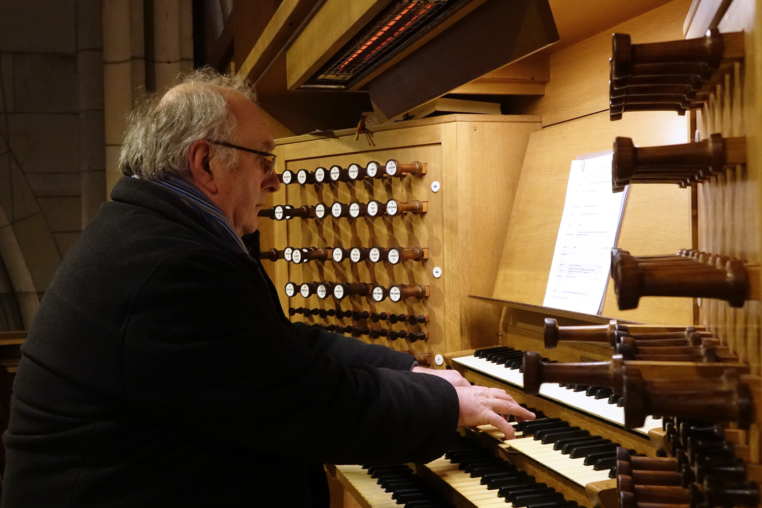 Domorganist Wolfgang Kreuzhuber an der Rudigierorgel