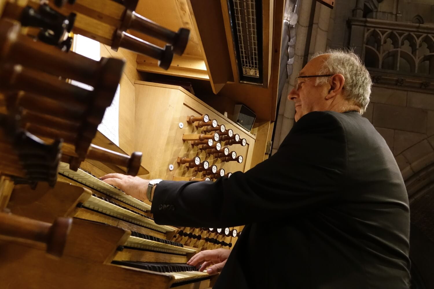 Domorganist Wolfgang Kreuzhuber an der Rudigierorgel