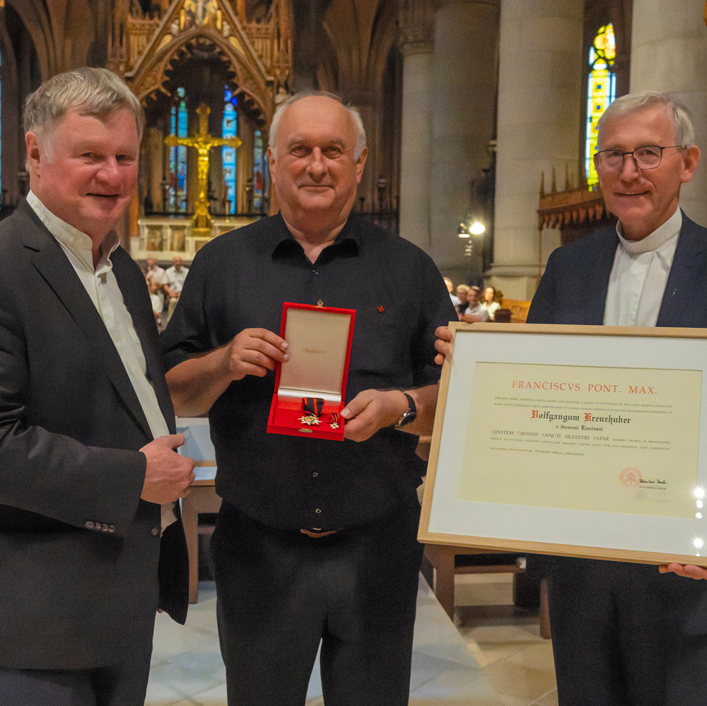 Silvesterorden für Domorganist Wolfgang Kreuzhuber durch Bischof Manfred Scheuer und Bischofsvikar Johann Hintermaier