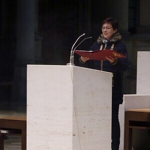 Kantorin Eva Freilinger beim Halleluja-Ruf