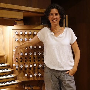 Elke Eckerstorfer an der Rudigierorgel