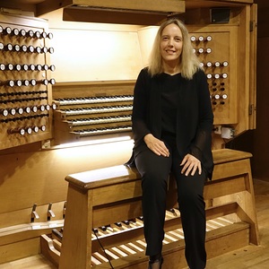 Elisabeth Zawadke an der Rudigierorgel