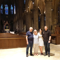 Abschiedsfeier von Familie Fürlinger / © Dommusikverein Linz/Stefanie Petelin Domorganist Wolfgang Kreuzhuber mit Regina, Karin und Sebastian Fürlinger