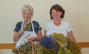 Trachtengruppe Kirchdorf/Krems spendet für Pfarrprojekt 'Kakonko'