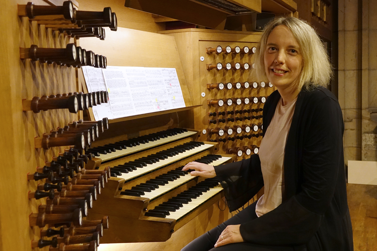 Elisabeth Zawadke an der Rudigierorgel